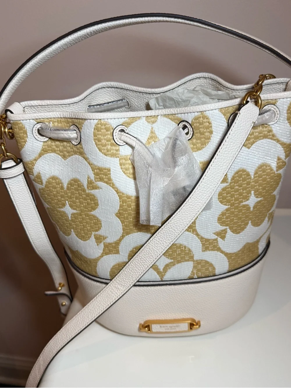 Kate Spade Gramercy Medium Bucket Bag Raffia Spade Flower Monogram White KC197